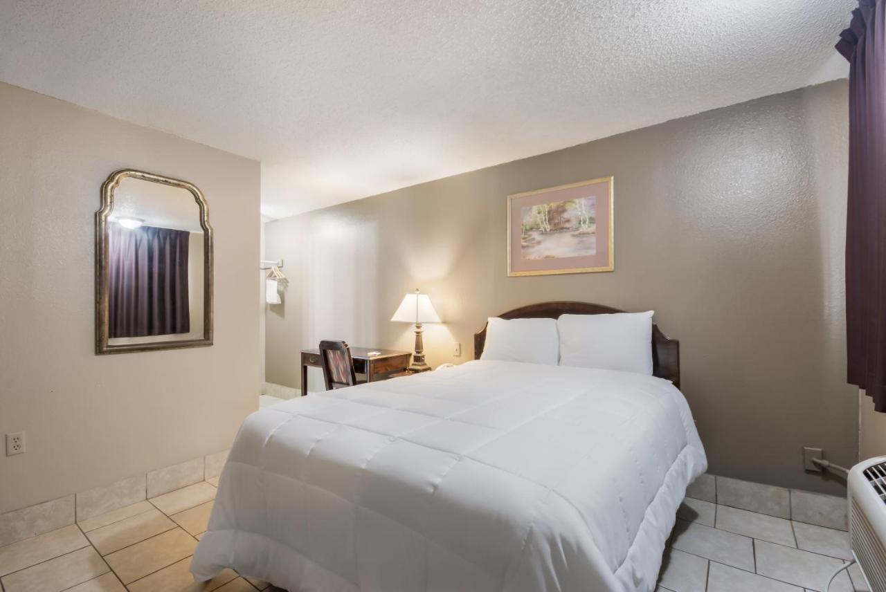 Americas Best Value Inn Woodward At 8Th St מראה חיצוני תמונה