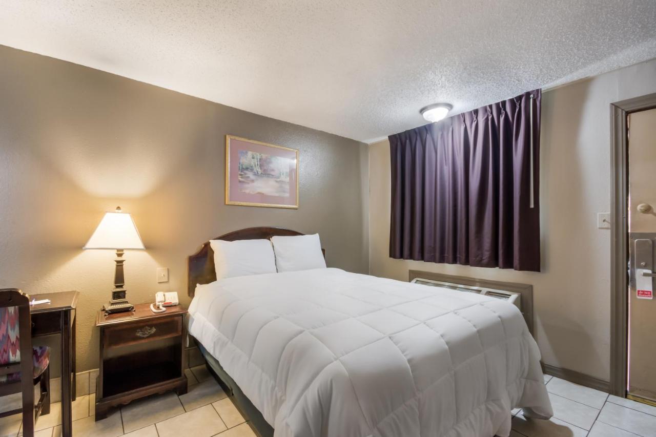 Americas Best Value Inn Woodward At 8Th St מראה חיצוני תמונה