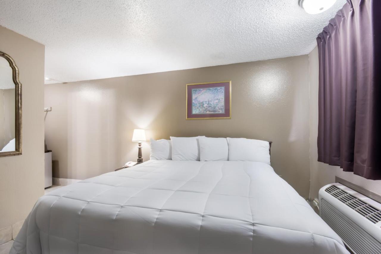 Americas Best Value Inn Woodward At 8Th St מראה חיצוני תמונה