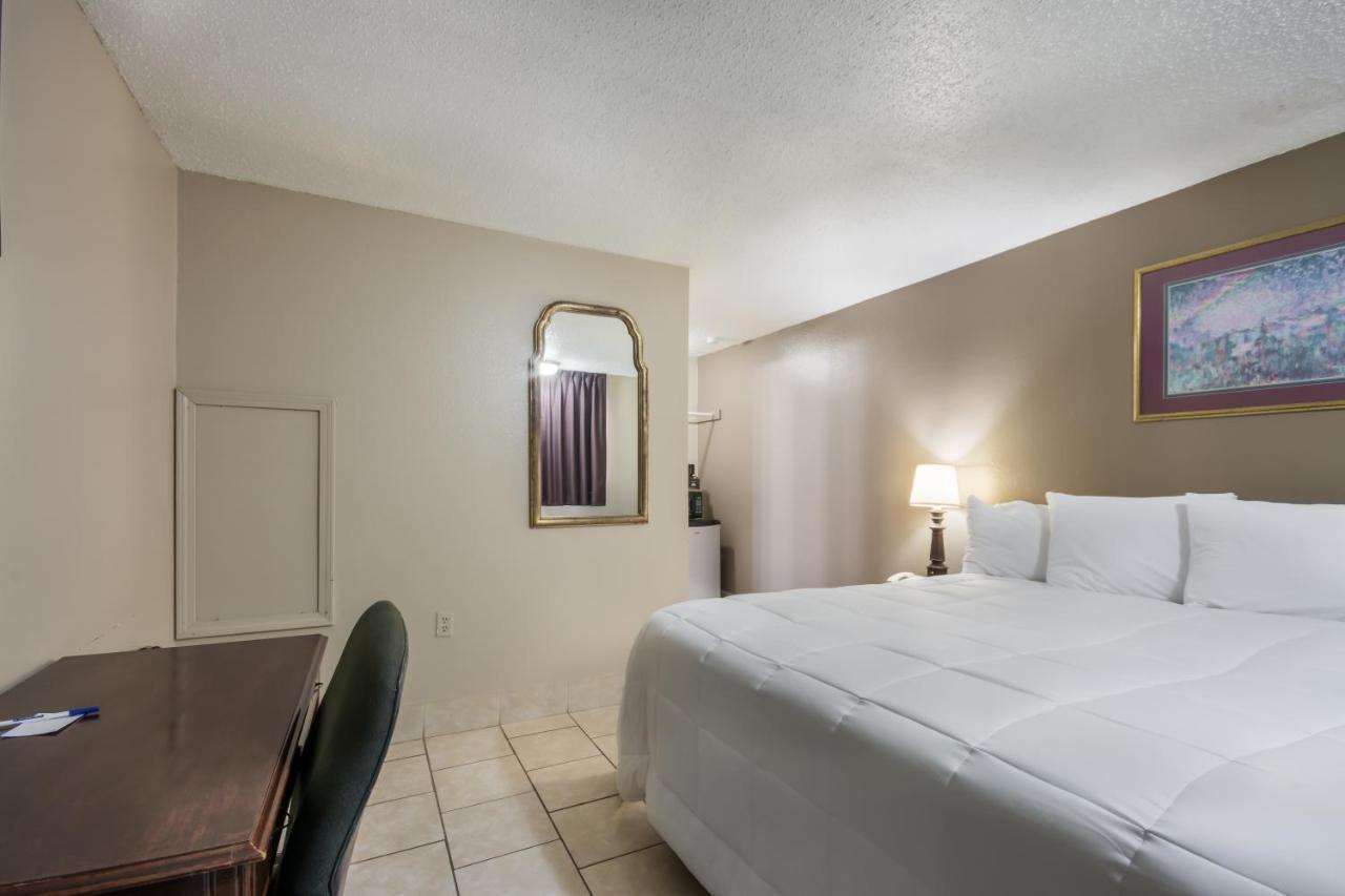 Americas Best Value Inn Woodward At 8Th St מראה חיצוני תמונה
