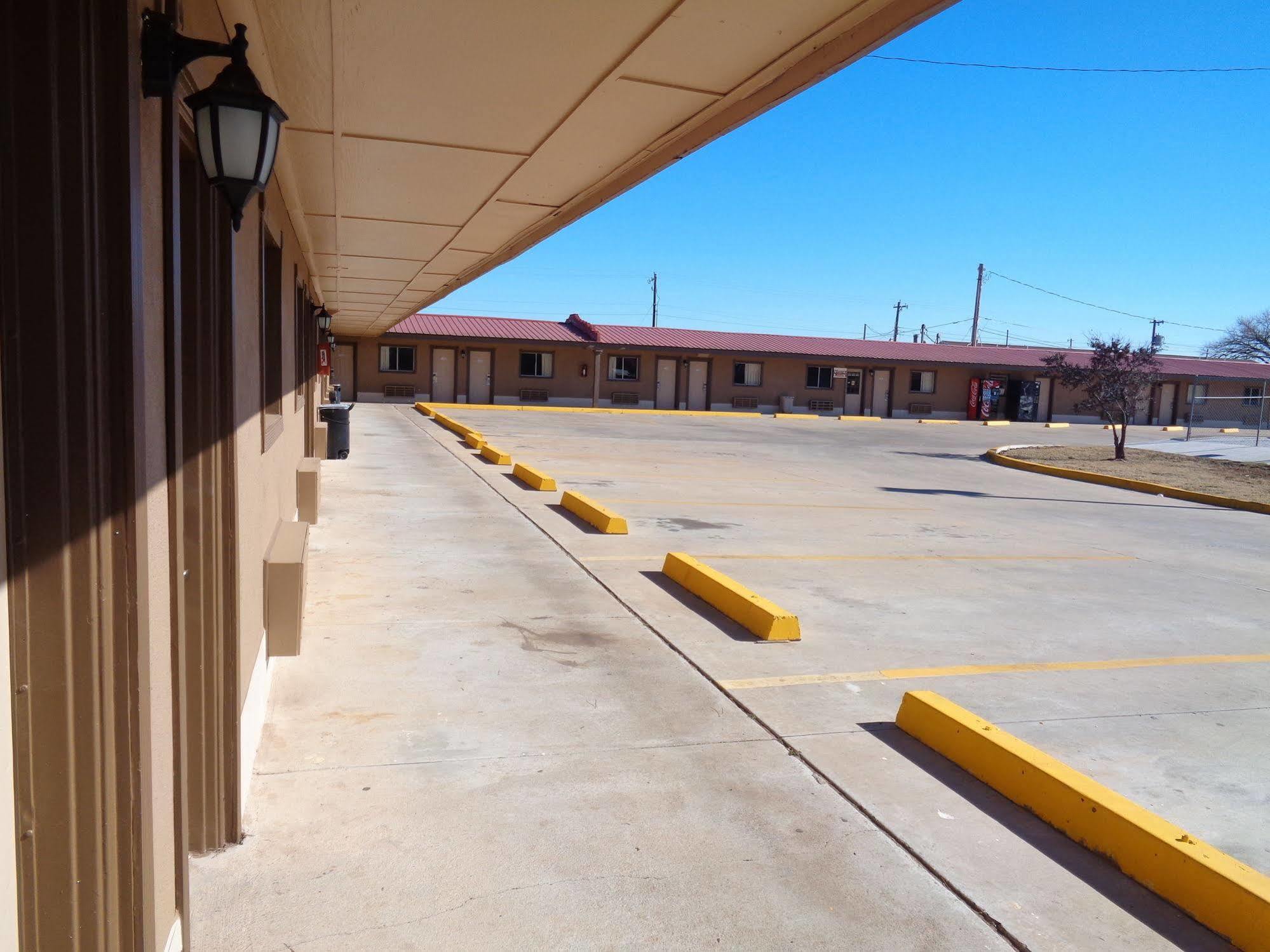 Americas Best Value Inn Woodward At 8Th St מראה חיצוני תמונה