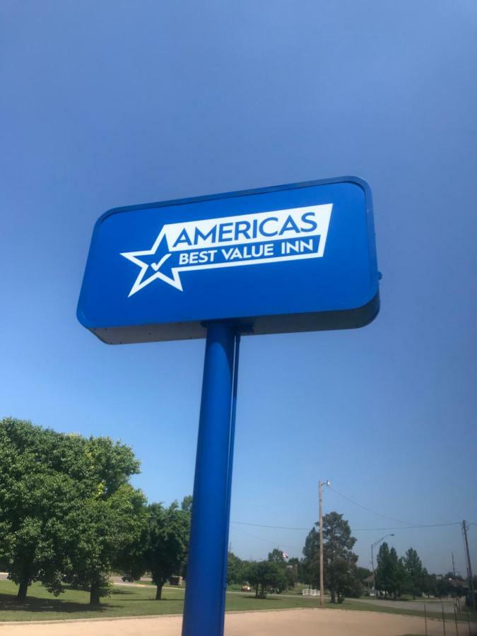 Americas Best Value Inn Woodward At 8Th St מראה חיצוני תמונה